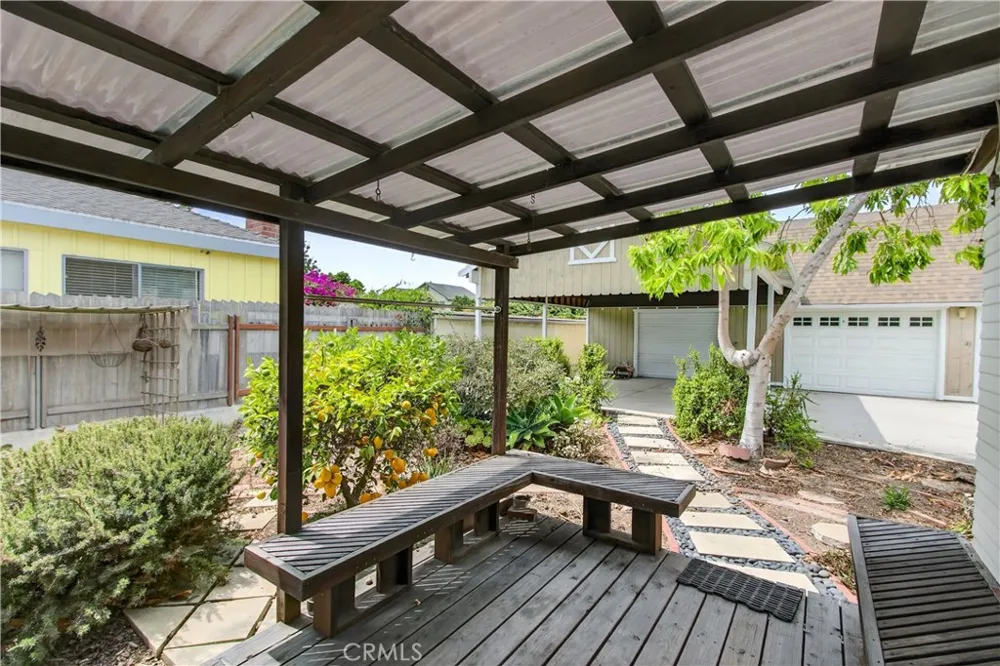 261 Wisconsin Long Beach, CA 90803
