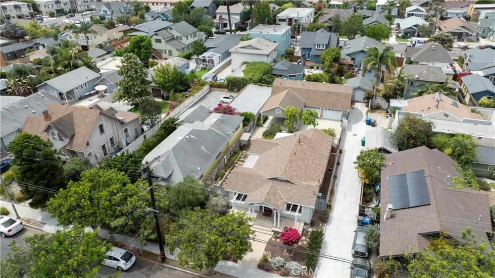 261 Wisconsin Long Beach, CA 90803