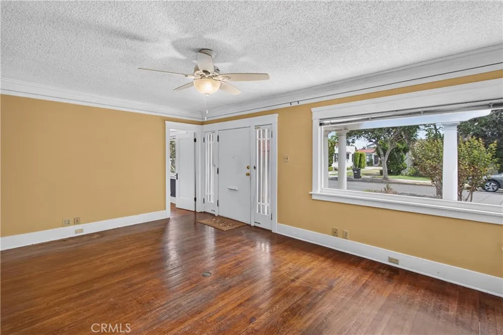 261 Wisconsin Long Beach, CA 90803