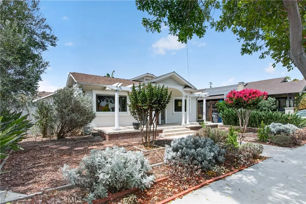 261 Wisconsin Long Beach, CA 90803