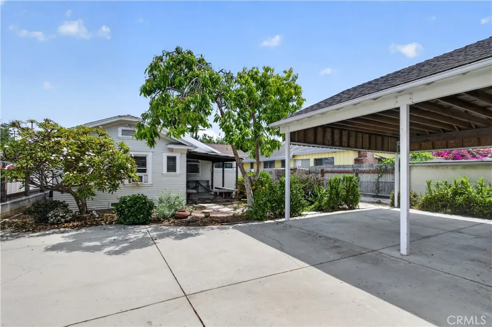 261 Wisconsin Long Beach, CA 90803