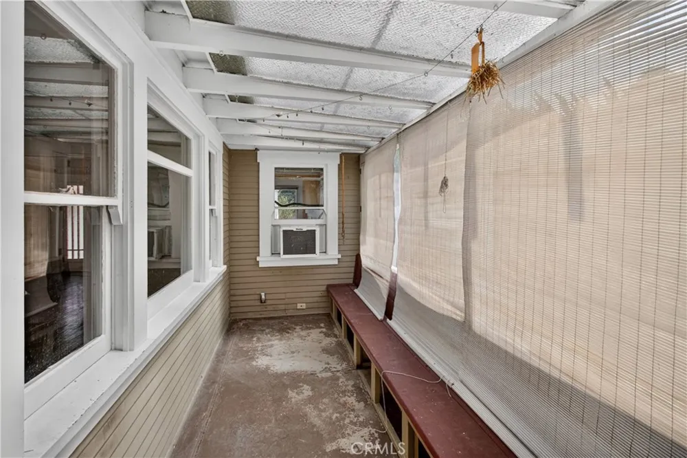 261 Wisconsin Long Beach, CA 90803