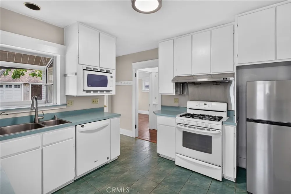 261 Wisconsin Long Beach, CA 90803