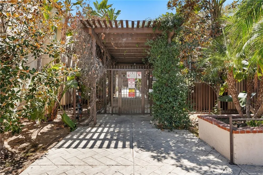 18350 Hatteras Street #178 Tarzana, CA 91356