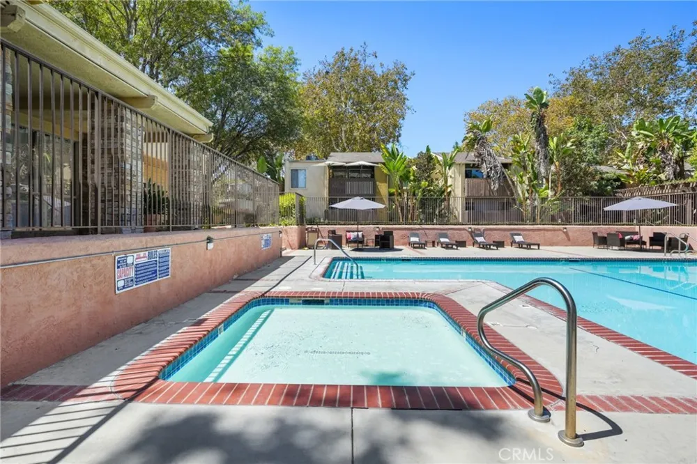 18350 Hatteras Street #178 Tarzana, CA 91356