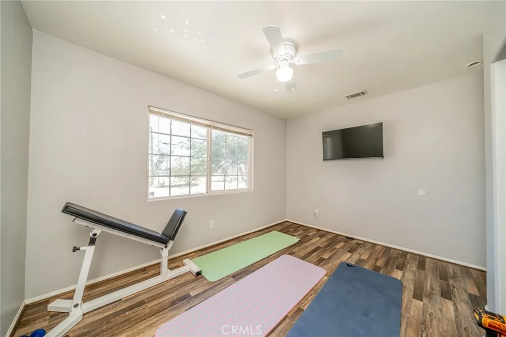 11940 Pacific Phelan, CA 92371