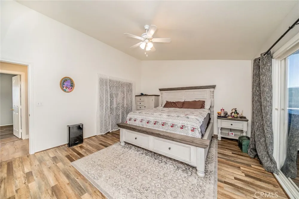11940 Pacific Phelan, CA 92371