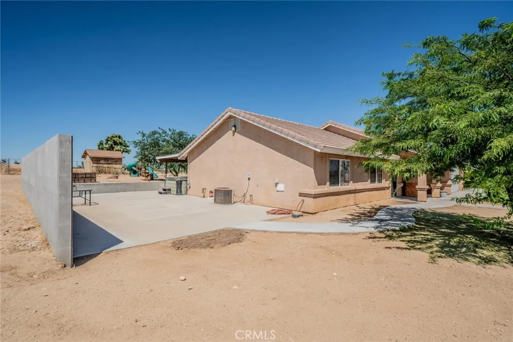 11940 Pacific Phelan, CA 92371