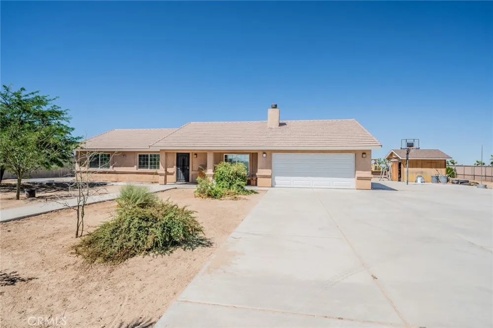 11940 Pacific Phelan, CA 92371