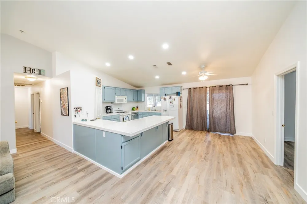 11940 Pacific Phelan, CA 92371