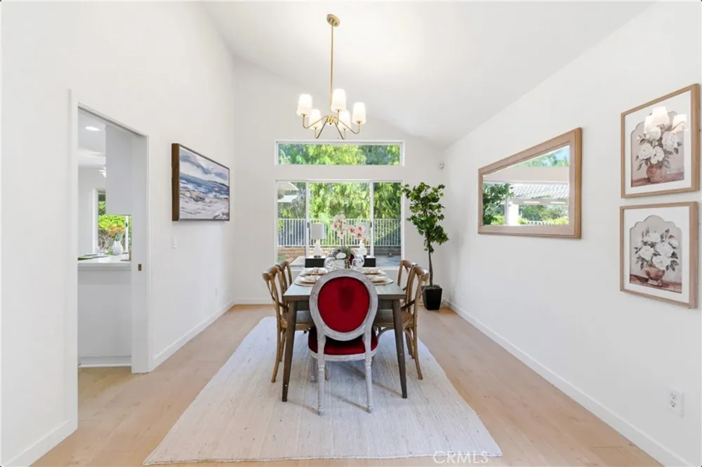 28360 Easton Lane Saugus, CA 91350