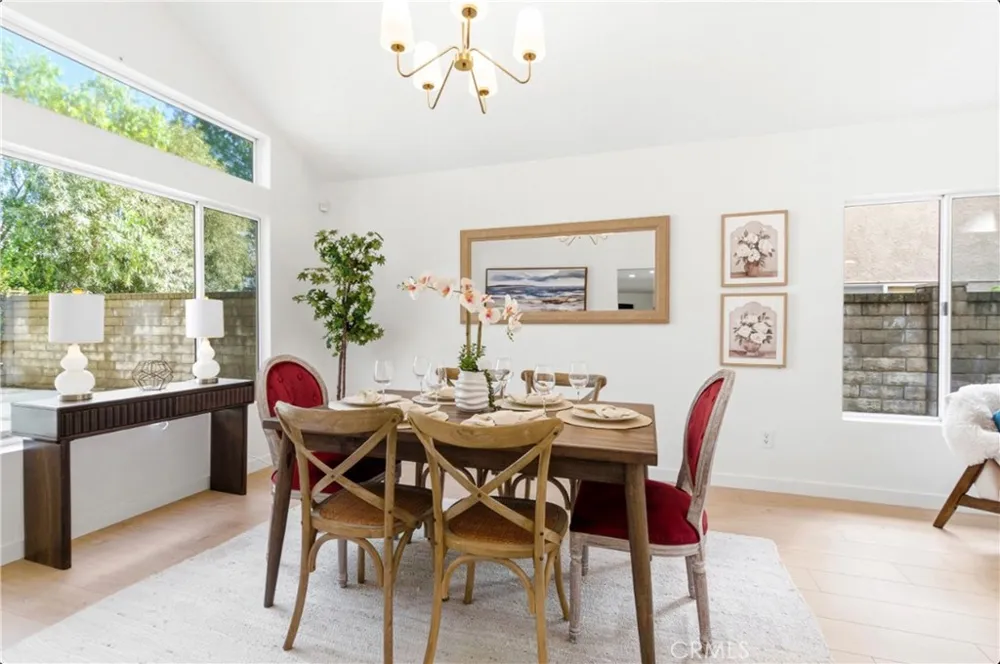28360 Easton Lane Saugus, CA 91350