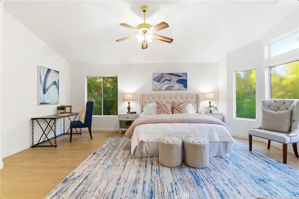 28360 Easton Lane Saugus, CA 91350