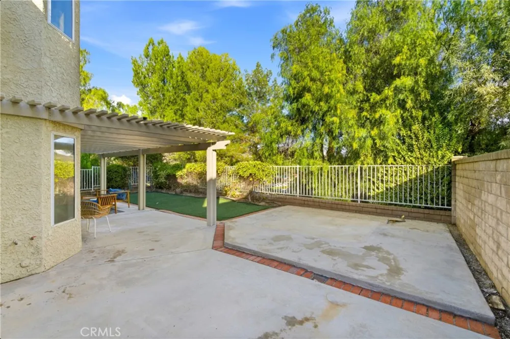 28360 Easton Lane Saugus, CA 91350