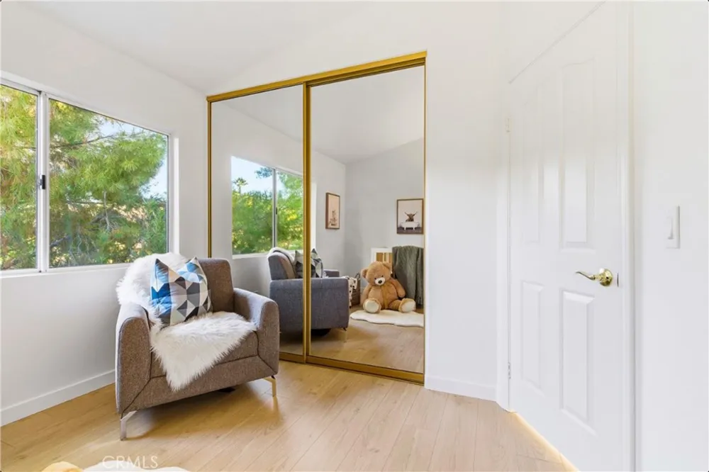 28360 Easton Lane Saugus, CA 91350