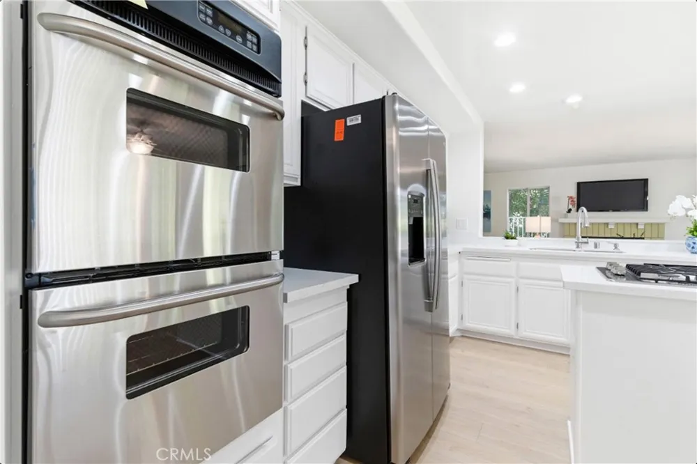 28360 Easton Lane Saugus, CA 91350