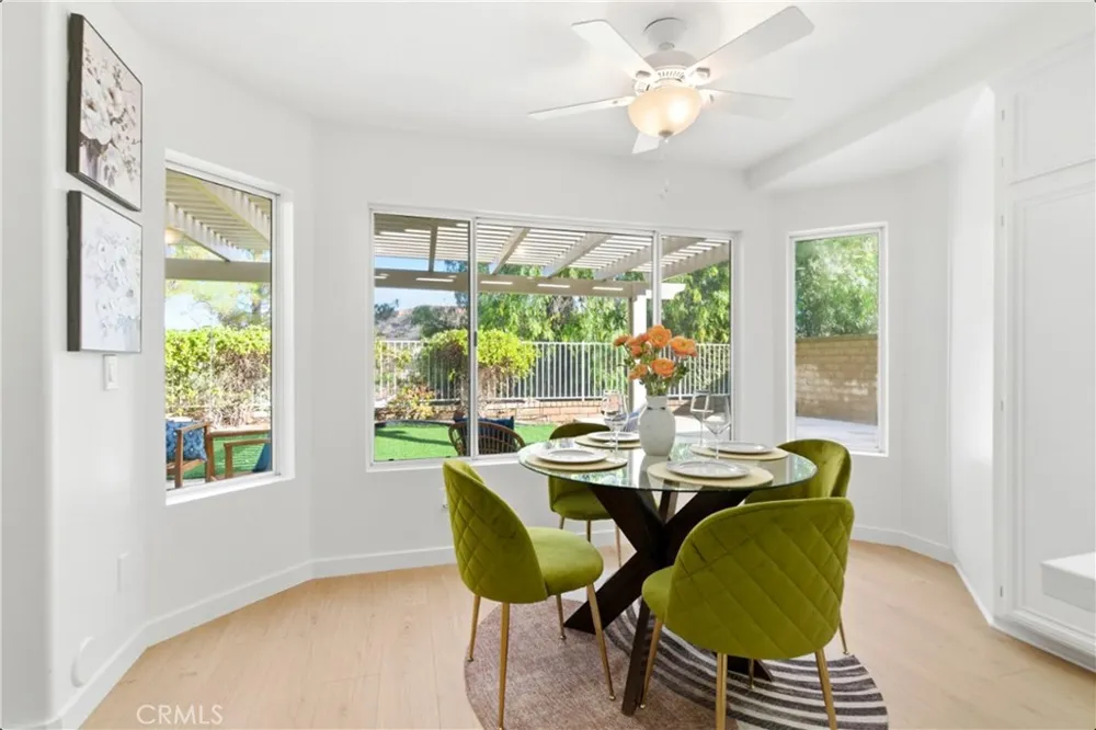 28360 Easton Lane Saugus, CA 91350