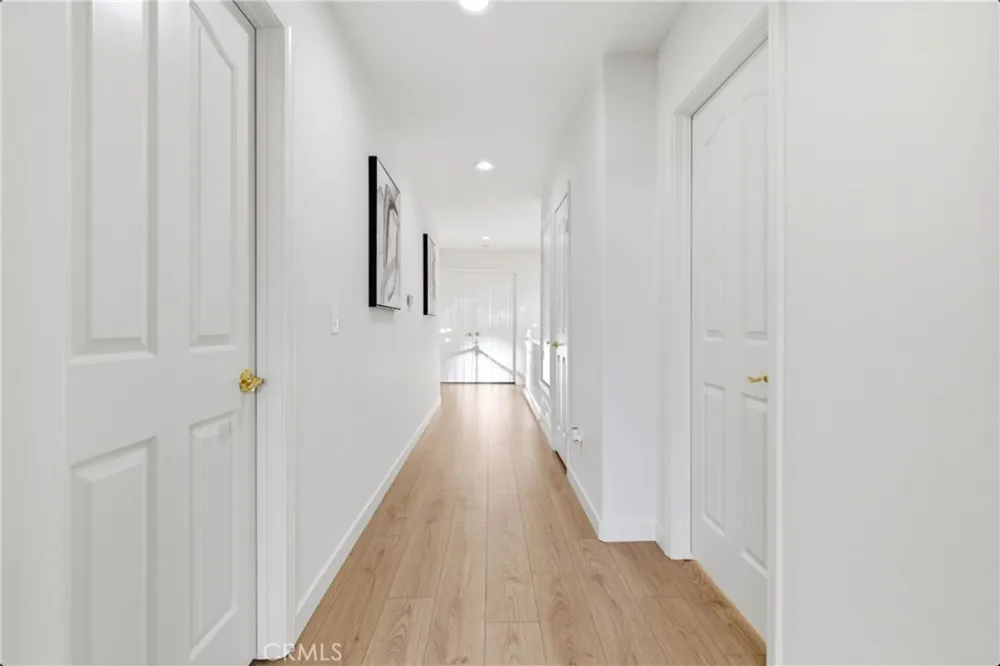28360 Easton Lane Saugus, CA 91350
