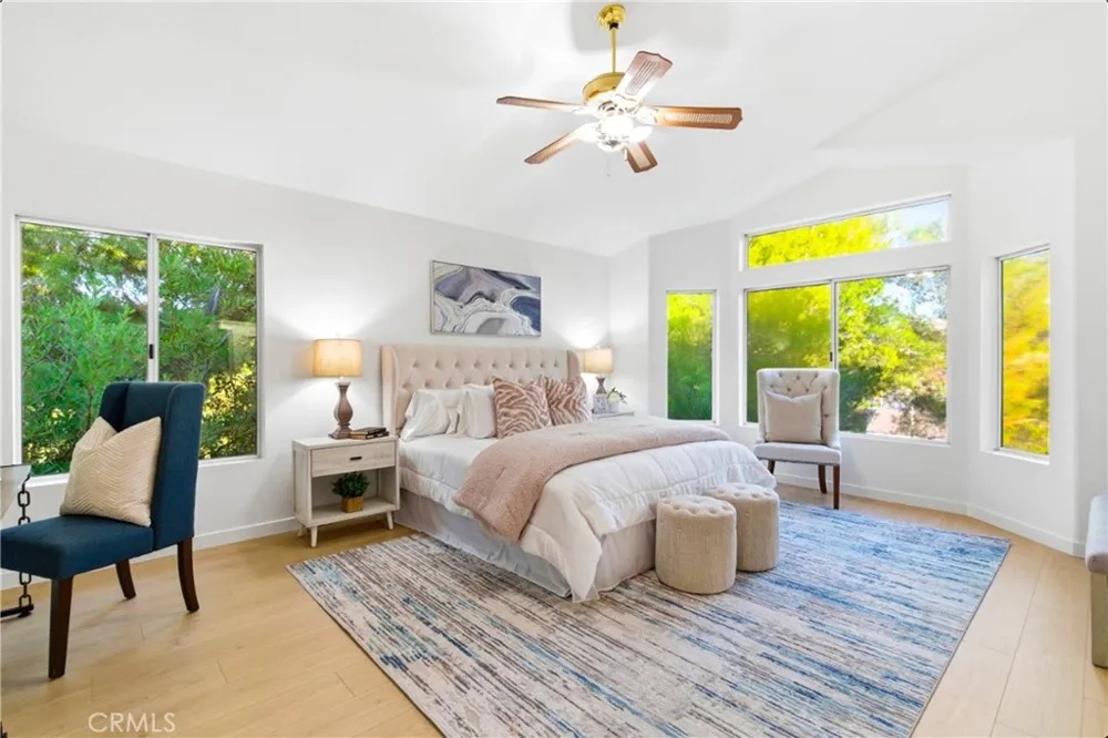 28360 Easton Lane Saugus, CA 91350