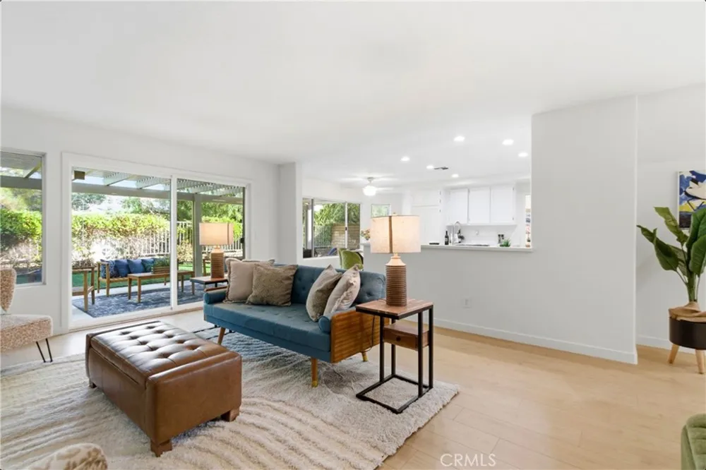 28360 Easton Lane Saugus, CA 91350