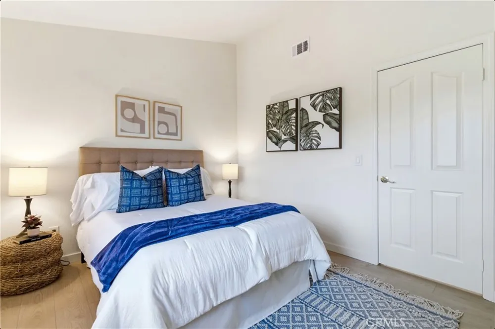 28360 Easton Lane Saugus, CA 91350