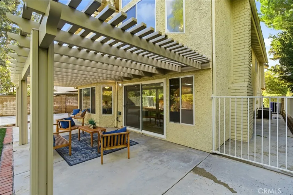 28360 Easton Lane Saugus, CA 91350