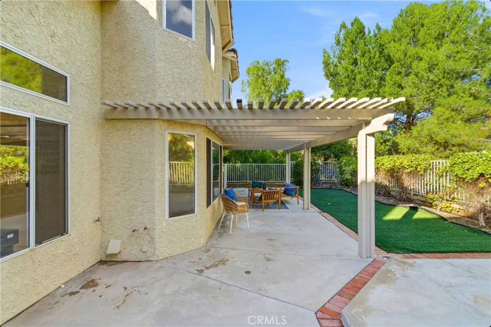 28360 Easton Lane Saugus, CA 91350
