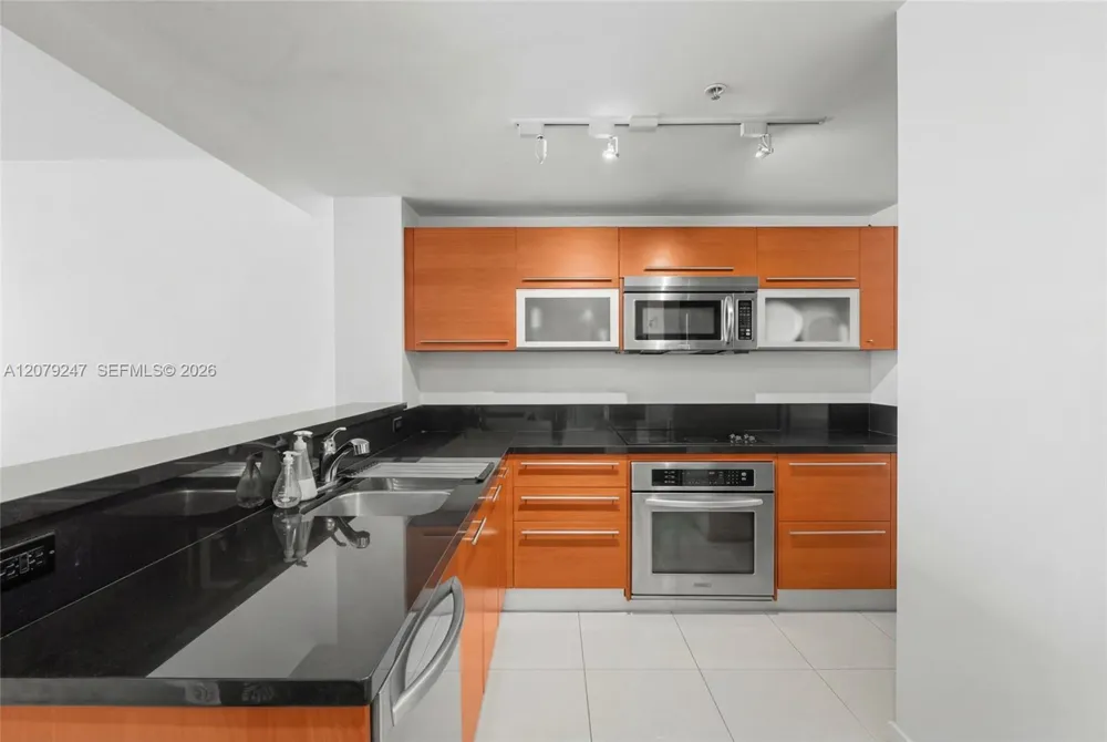 253 NE 2nd St #1007 Miami, FL 33132