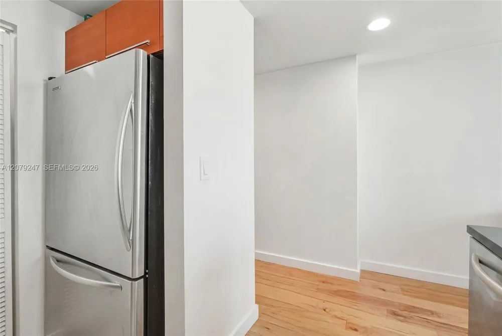 253 NE 2nd St #1007 Miami, FL 33132