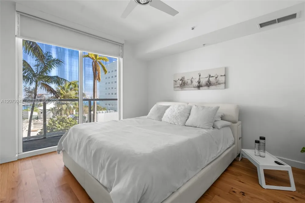 253 NE 2nd St #1007 Miami, FL 33132