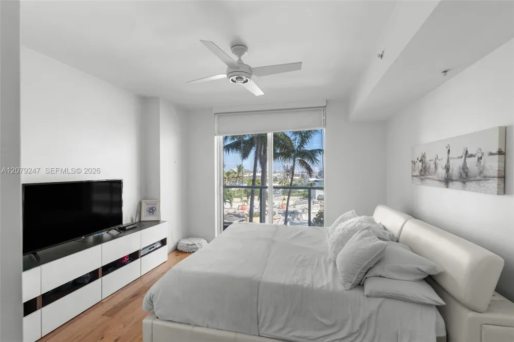253 NE 2nd St #1007 Miami, FL 33132