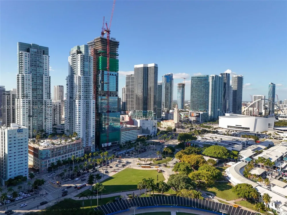 253 NE 2nd St #1007 Miami, FL 33132