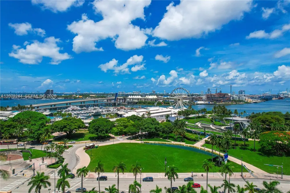 253 NE 2nd St #1007 Miami, FL 33132