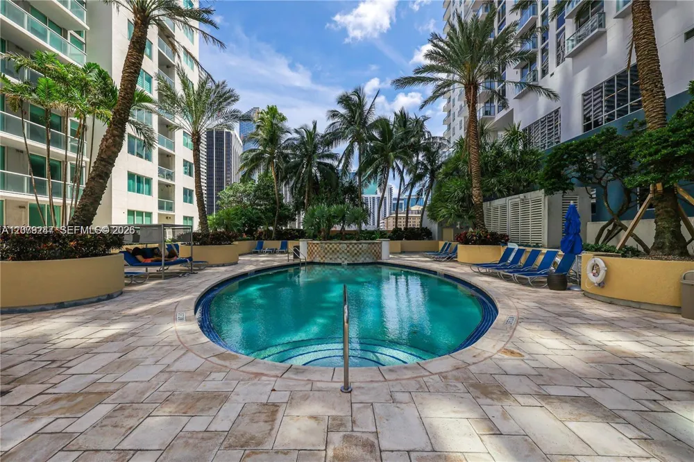 253 NE 2nd St #1007 Miami, FL 33132
