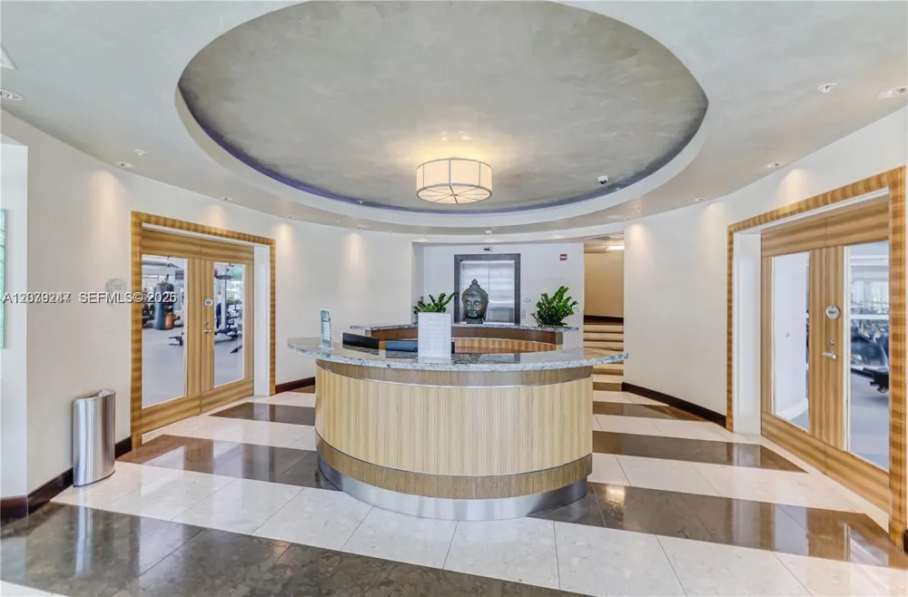 253 NE 2nd St #1007 Miami, FL 33132