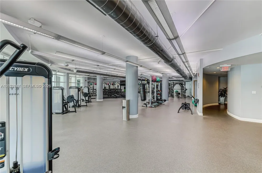 253 NE 2nd St #1007 Miami, FL 33132
