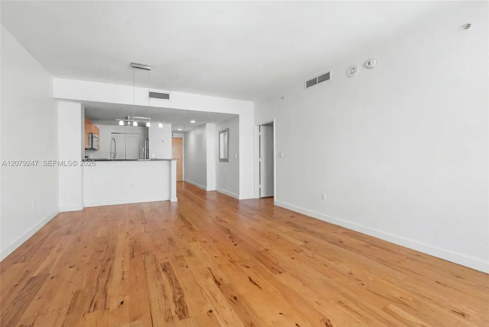 253 NE 2nd St #1007 Miami, FL 33132