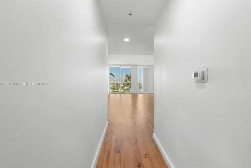253 NE 2nd St #1007 Miami, FL 33132