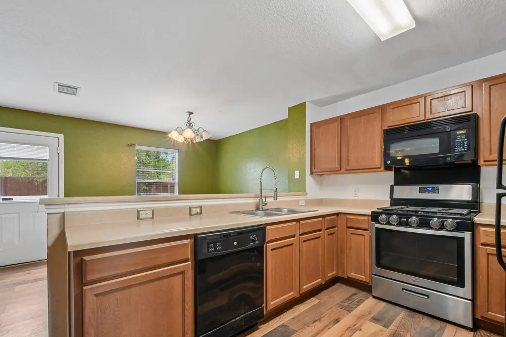 263 Quarter Avenue Buda, TX 78610