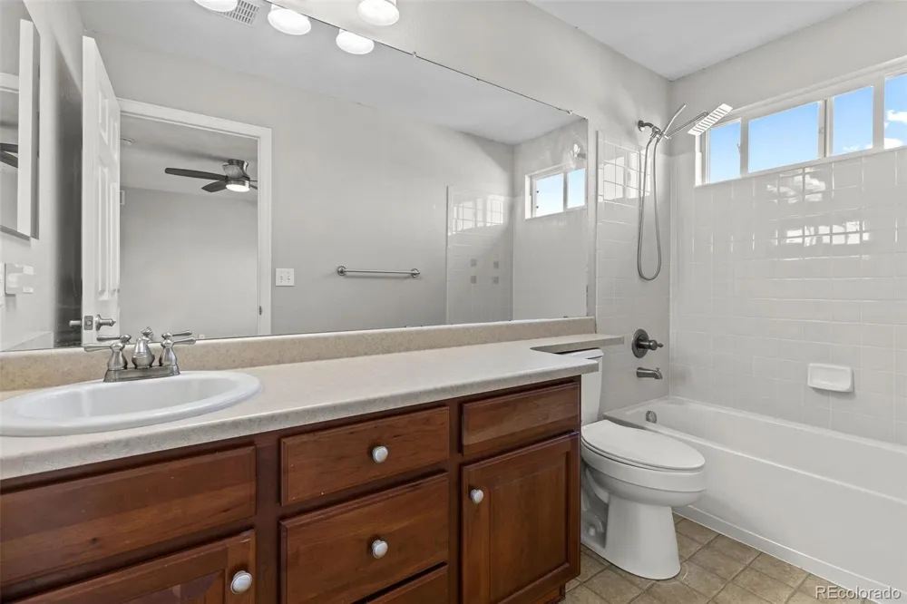 5365 S Haleyville Way Aurora, CO 80016