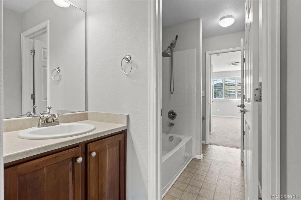 5365 S Haleyville Way Aurora, CO 80016