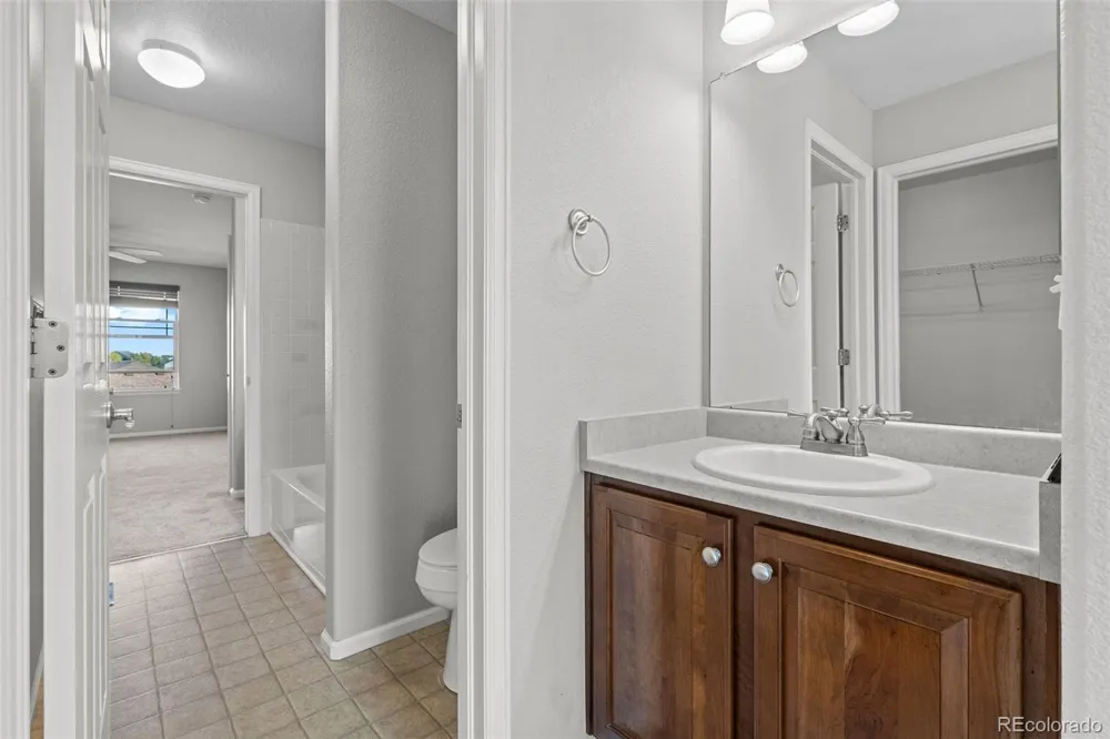 5365 S Haleyville Way Aurora, CO 80016