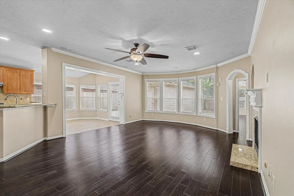 11511 Kingsbarn Court Tomball, TX 77377