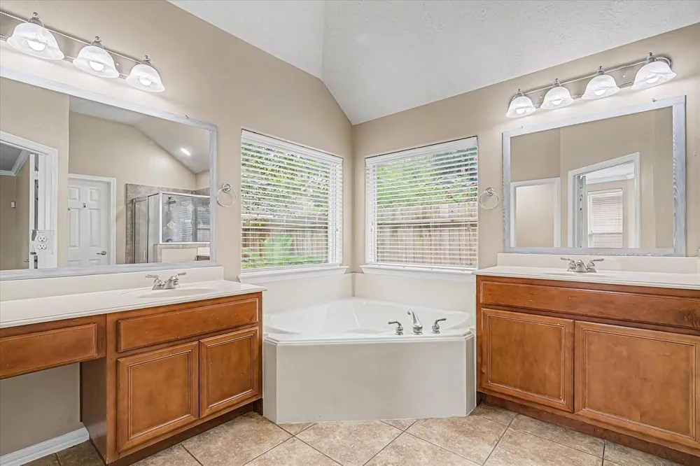 11511 Kingsbarn Court Tomball, TX 77377