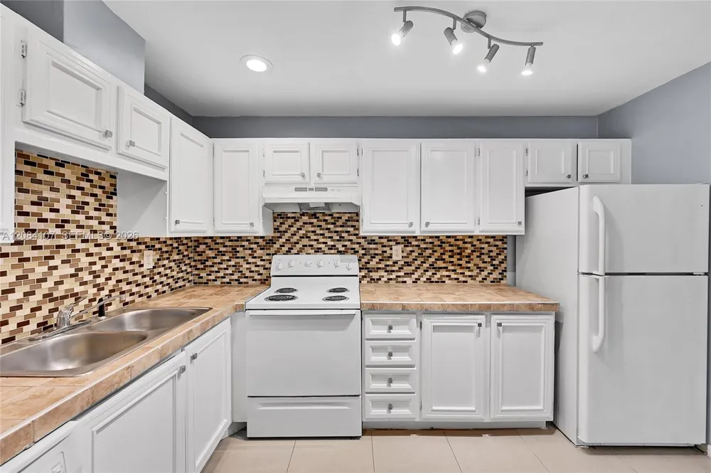 4132 NW 88th Ave #203 Coral Springs, FL 33065