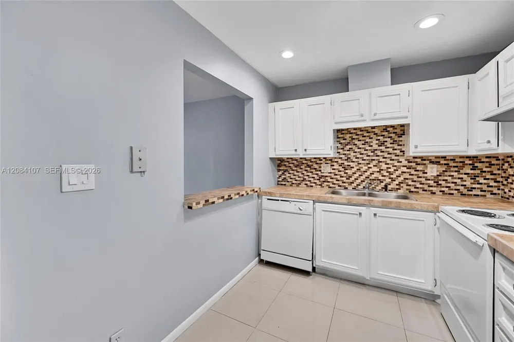 4132 NW 88th Ave #203 Coral Springs, FL 33065