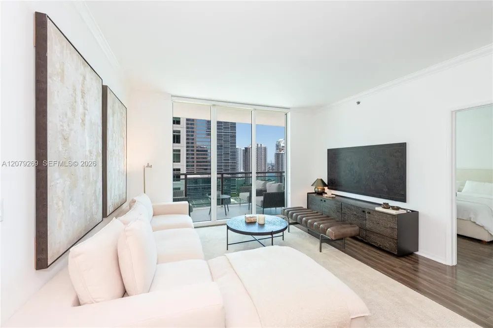 950 Brickell Bay Dr #2304 Miami, FL 33131