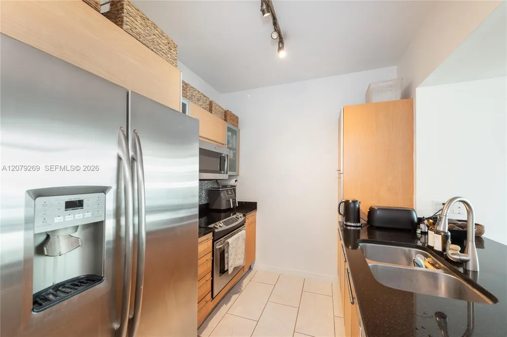950 Brickell Bay Dr #2304 Miami, FL 33131