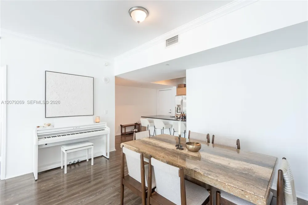 950 Brickell Bay Dr #2304 Miami, FL 33131