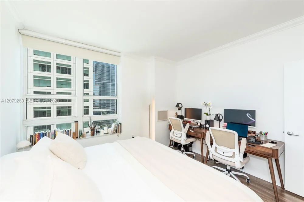 950 Brickell Bay Dr #2304 Miami, FL 33131